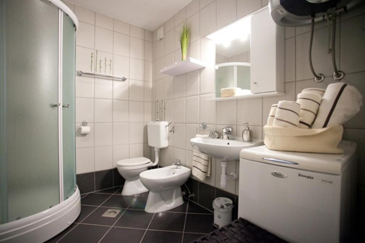 Apartments Mediterranea With Heated Pool 피사크 외부 사진