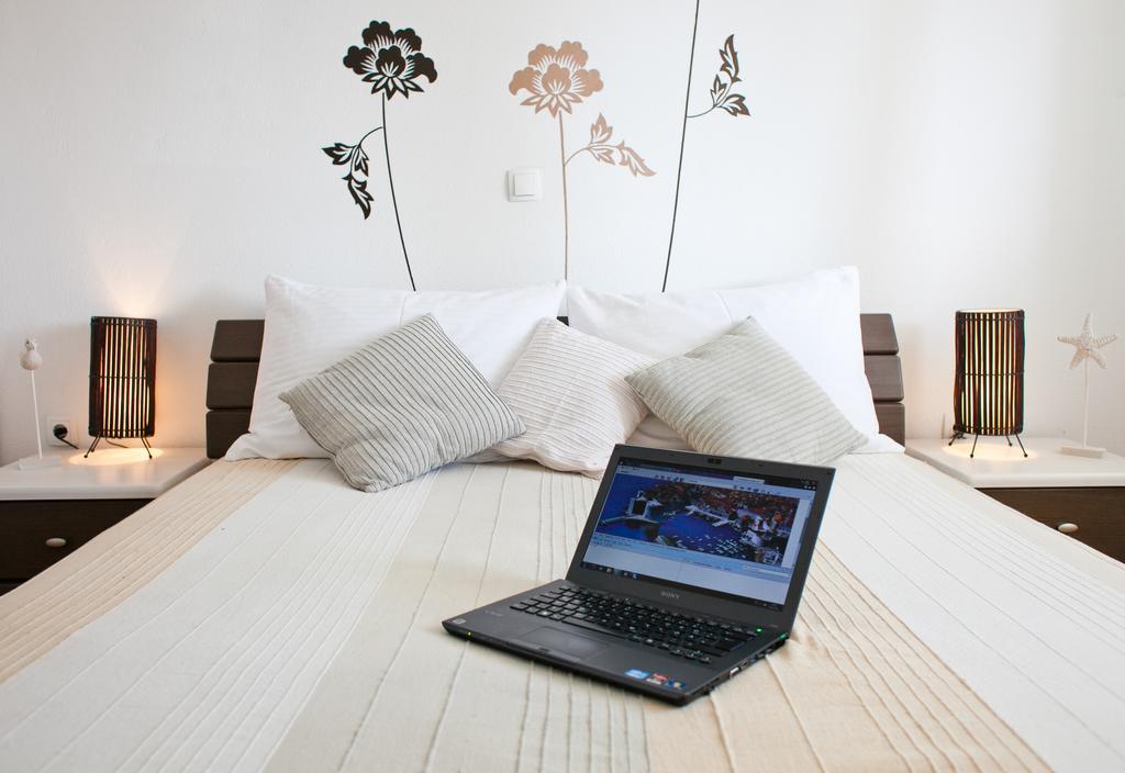 Apartments Mediterranea With Heated Pool 피사크 외부 사진